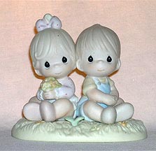 Enesco Precious Moments Figurine - Love One Another