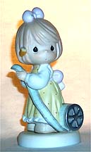 Enesco Precious Moments Figurine - You Oughta Be In Pictures