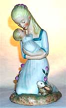 Mother Embracing Child Charlot Byj 'blondes' Figurine