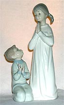 Lladro Figurine - Teaching To Pray